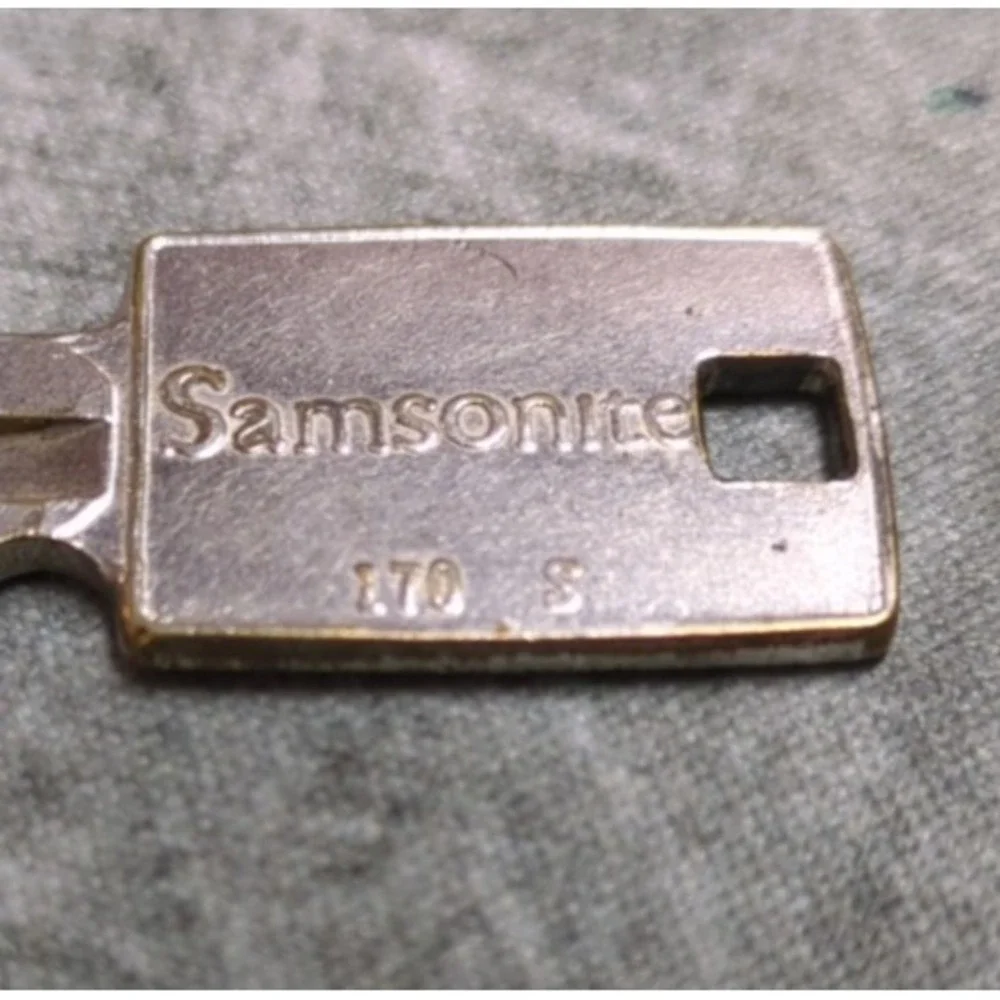 Key Samsonite Luggage Breifcase Travelcase‎ Hatcase Stamped 170 S Vintage One